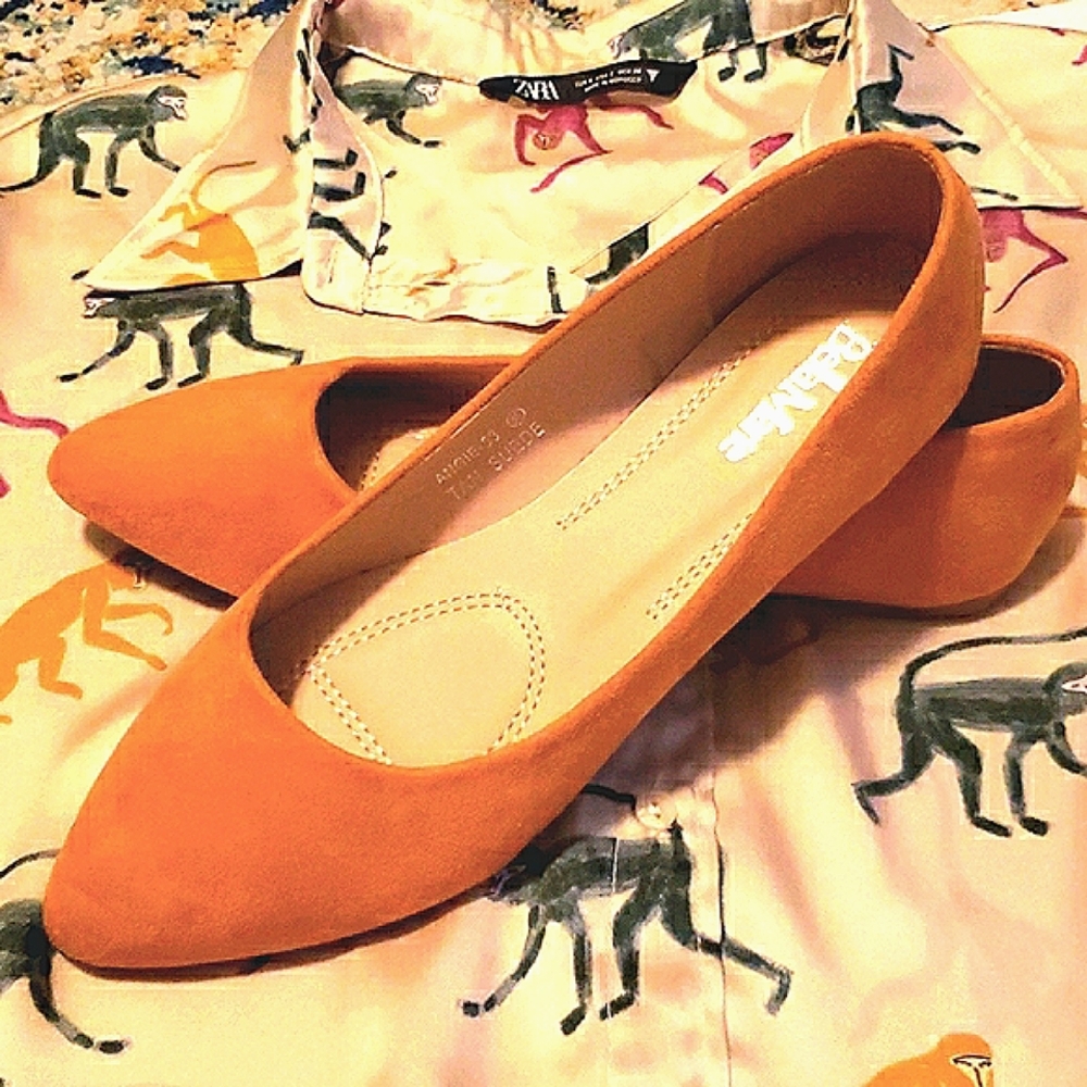 Suede Bella Marie Women's Ballet Flat Almond Toe Shoes Women's 8.5 - Picture 2 of 7